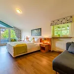 Neudeck Hotel 3*
