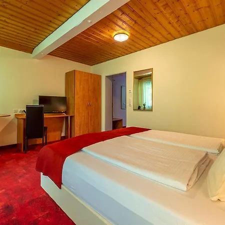 Neudeck Hotel 3*